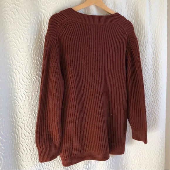 BNWT Aritzia Babaton Rich Cooper Roger Sweater Long V-neck Merino Wool Sweater - Picture 11 of 16